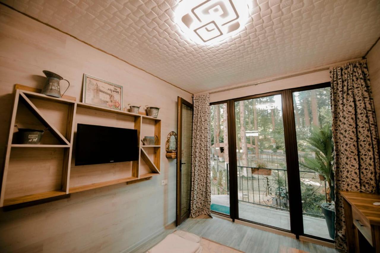 Hulus Hotel Makhinjauri Esterno foto