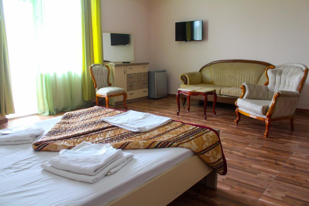 Hulus Hotel Makhinjauri Esterno foto