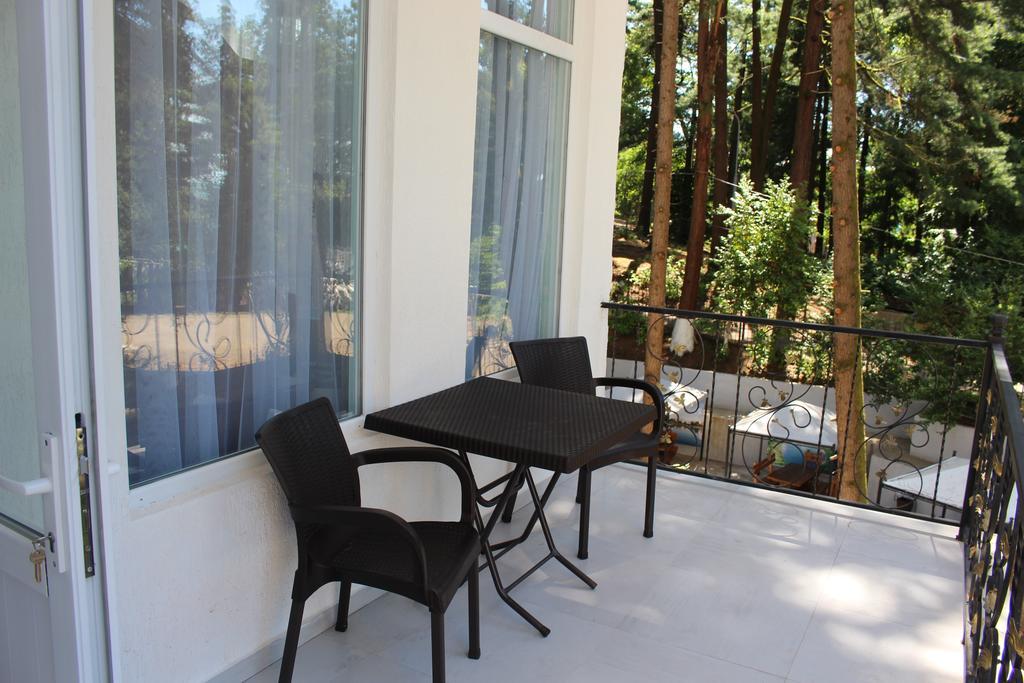 Hulus Hotel Makhinjauri Esterno foto