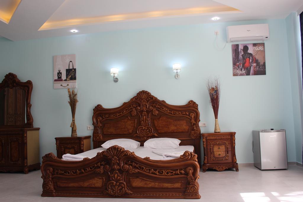 Hulus Hotel Makhinjauri Esterno foto