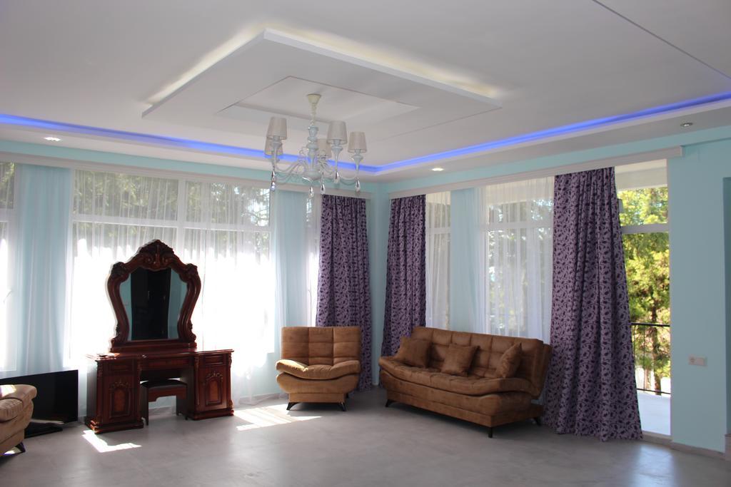 Hulus Hotel Makhinjauri Esterno foto